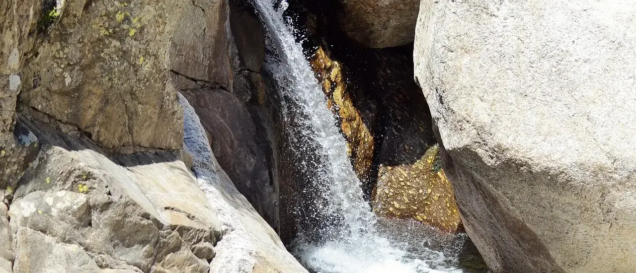 Canyoning i Bugey: sådan booker du turen fra Lyon