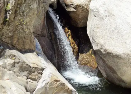 Canyoning i Bugey: sådan booker du turen fra Lyon