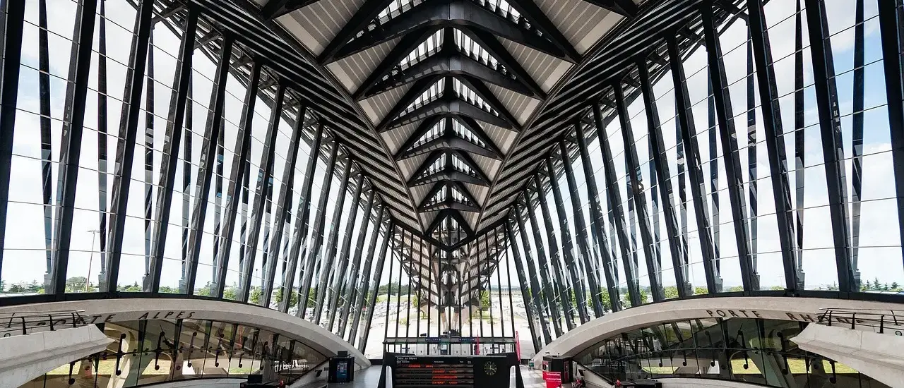 Hvor kan jeg opbevare bagage i Lyon-Saint-Exupéry-lufthavnen (LYS)?