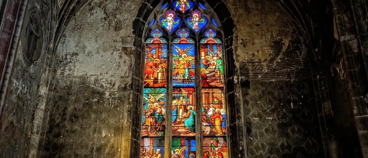 Hvordan aflæser du glasmalerierne i Saint-Jean-katedralen?