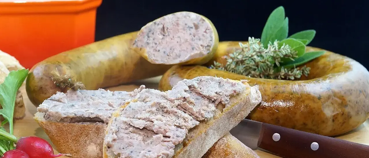 Sådan skærer du saucisson sec korrekt